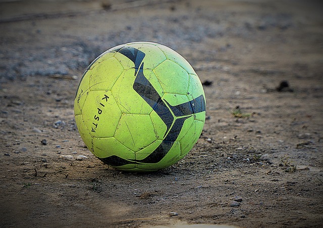 逐渐背道而 逐渐背道而